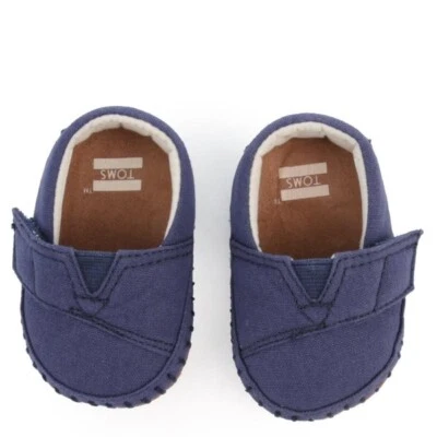 TOMS Infant Baby Tiny Crib Navy Canvas Size 3 NEW IN BOX - Image 1 of 4