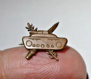 Rare early ISRAEL badge lapel pin of the first Armored brigade in the IDF - Picture 1 of 14