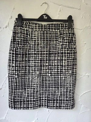 LK Bennett Size 10 Knee Length Skirt Abstract Lined Black Cream - Image 1 of 4