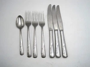 7 Pieces Oneida Oceanic Stainless Flatware - Picture 1 of 3