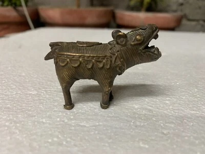古董老式手工南印度布塔传统潘茂里野猪黄铜雕像 — 第 1/4 张图片