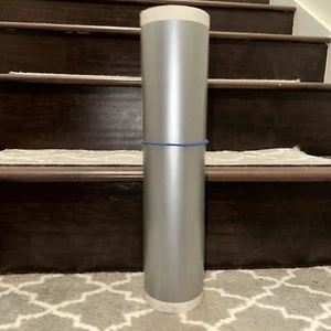 "Vinilo plateado - rollo de 14"" de ancho - hoja de calcomanía de letrero - brillo - por pie" - Imagen 1 de 2