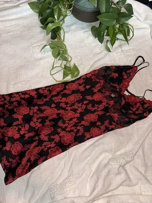 Lencería Les Charmel encaje floral rojo y negro Foto 1 de 4