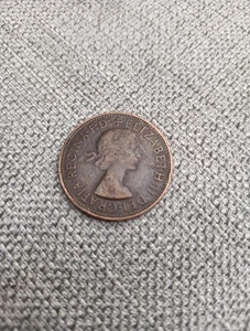 1962 One Penny Coin Queen Elizabeth II - Picture 1 of 4