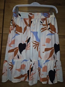 QS by s oliver Damen Rock, Blatt Design, Gr 38, Neu - Bild 1 von 5
