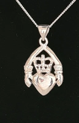 Collar colgante de plata de ley 925 Claddagh amistad cadena de plata de 18" en caja Foto 1 de 4