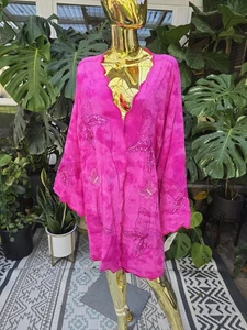 We Be Bop Vintage rosa Schmetterling Pailletten offene Strickjacke Gr. 1X 3/4 Ärmel Jakobsmuschelborte - Bild 1 von 8