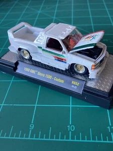 M2 Machines 1988 GMC Sierra 1500" Custom" México style 90's - Picture 1 of 9