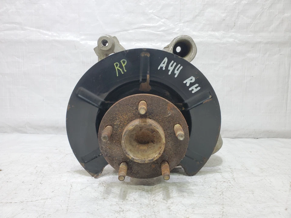 Chevrolet Malibu 2004-2012 eje trasero derecho pasajero nudillo buje de rueda OEM Foto 1 de 4