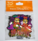 Disneyland Mickey Mouse & Minnie Mouse Magnet Halloween 2013 Tokyo Japan Parks