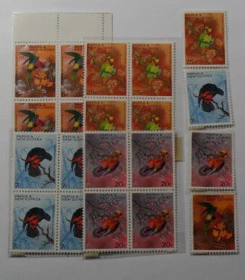 STAMPMART : PAPUA NEW GUINEA 1967 SG#121-124 PARROTS BIRDS 5 MNH SET WITH BLOCK - Image 1 of 4