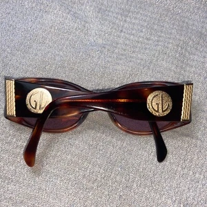 Vintage Guy Laroche Sunglasses With Gold Medallion (rare) . - Picture 1 of 10