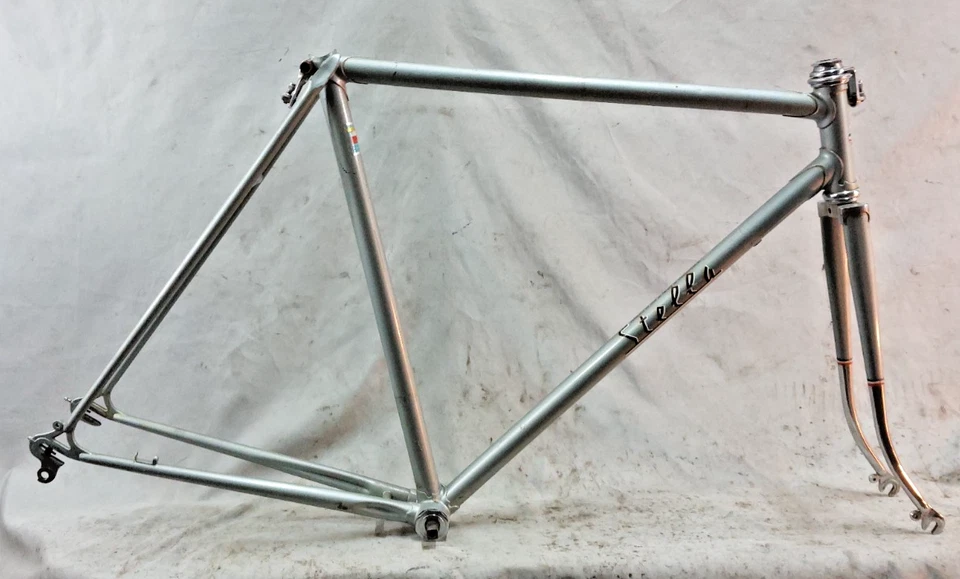 Cuadro de bicicleta de carretera Stella 1979 55 cm mediano Durifort con orugas de acero a tope de cercanías :) Foto 1 de 4