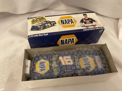 Camión de carreras Chevy Ron Hornaday Action 1996 #16 NAPA 1:24 diecast Truck Foto 1 de 3