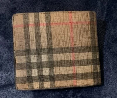 Auténtica billetera Burberry Nova Check con caja (ligeramente usada en los bordes) Foto 1 de 4