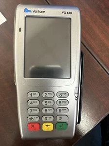 VeriFone VX680 3G con fuente de alimentación M268-793-C6-USA-3 con cargador - Imagen 1 de 5