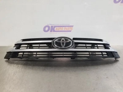 19 2019 TOYOTA HIGHLANDER LIMITED UPPER GRILLE GRAY AND SILVER WITHOUT RADAR - Изображение 1 из 4
