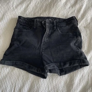 Old Navy Damengröße 10 schwarz O.G hoher Bund Denim Shorts lässig Rollriegel Saum - Bild 1 von 5