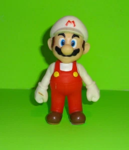 Super Mario Bros - Fire Mario & Luigi - 2009 Nintendo / Banpresto Vinyl Figure - Picture 1 of 8