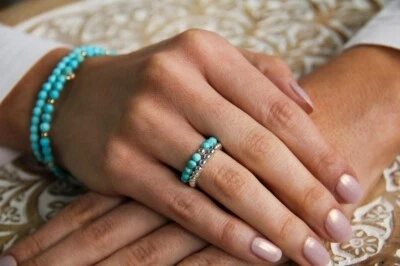 Zierliche Türkis Facettierte Runde Edelstein Perlen Dehnbar Damen Gold Ringe Set - Bild 1 von 4