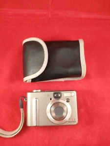 Casio Digital Camera QV-R3 3.2MP Silver Tested + SD Card No Charger - Picture 1 of 6