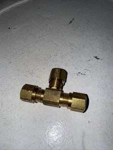 3/8”x3/8”x3/8” Brass Compression Tee - Picture 1 of 4