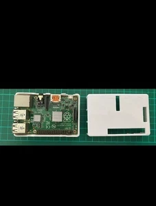 Raspberry Pi B+ v1.2 – 512MB RAM – Heatsinks – White Case with Felt Feet - Afbeelding 1 van 4