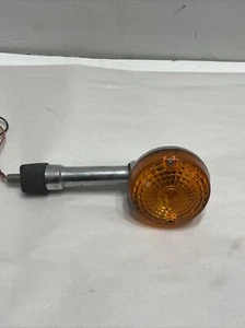 1981 SUZUKI GS550 GS550L LEFT FRONT TURN SIGNAL LIGHT INDICATOR OEM - Foto 1 di 4