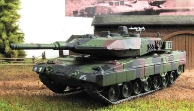 Fabbri 1:72 main battle tank West Germany Leopard 2A5 s. World Military Machines - Image 1 of 4