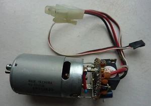 Retro / Collectors generic 550 'can' motor with switch for gliders or planes, - Picture 1 of 6