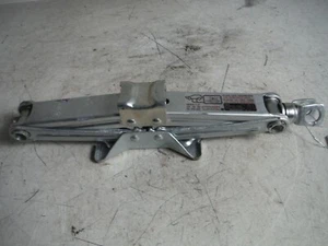 2010 Honda Insight Roadside Spare Tire Scissor Jack Lift OEM 2010-2014 - Picture 1 of 10