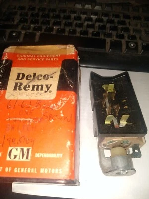 Nuevo de Lote Antiguo 1961-1962 Buick Special/Interruptor de Faro Skylark 1995104 Foto 1 de 2