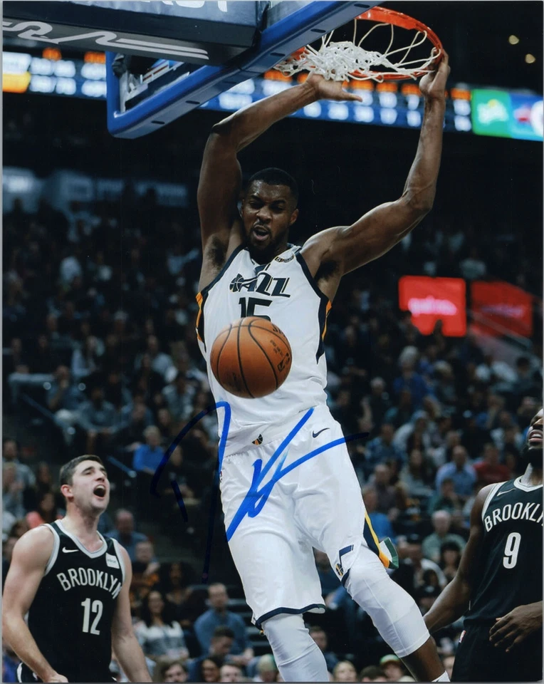 ~~ Foto auténtica firmada a mano de Derrick Favors "Utah Jazz" 8x10 ~~ Foto 1 de 1