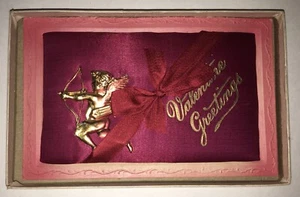 CARTOLINA DI AUGURI VINTAGE VALENTINO CARTOLINA 3D in rilievo IMBOTTITA con CUPIDO - IN SCATOLA - Foto 1 di 3