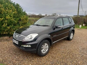 Ssangyong Rexton 2.0 Turbo Diesel. 4x4, 7 SEATER - Picture 1 of 9