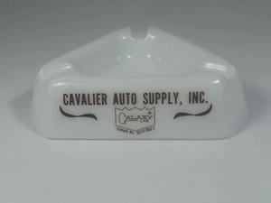 Cenicero Cavalier Auto Supply Galaxy Line Muestra Vidrio Leche Blanco De Colección Triángulo - Imagen 1 de 6