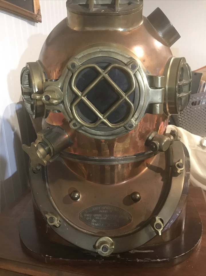 US Navy Diving Helmet Mark V - Image 1 of 4