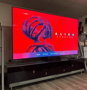 SAMSUNG 85-inch Class QLED Q90T Series - 4K UHD Direct Full Array 20X Quantum - Picture 1 of 3