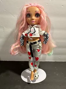 Rainbow High 2019 "Kia Hart" edición de San Valentín muñeca de moda coleccionable 10,5" - Imagen 1 de 13
