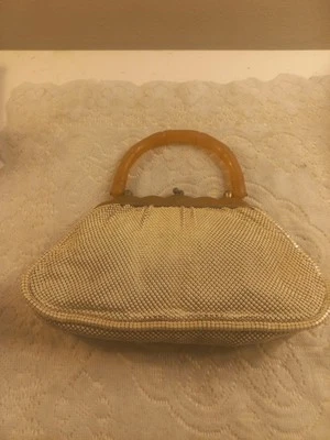 1940s WHITING & DAVIS Beadlite White Enameled Mesh Purse Lucite Handle Kiss Lock - Image 1 of 4