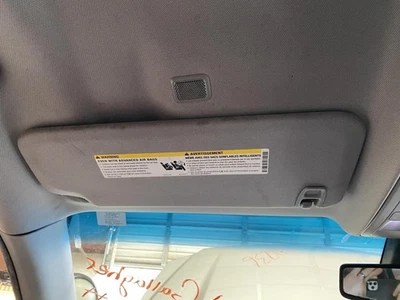 Parasol izquierdo conductor compatible con 15-20 SUBURBAN 1500 1869710 Foto 1 de 4