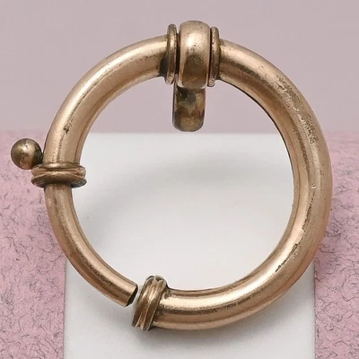 Antiguo broche de anillo de resorte rosa relleno de oro victoriano de gran tamaño para colgante con dije Foto 1 de 4