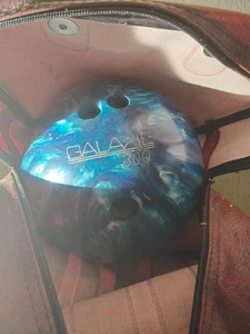 Vintage Brunswick Galaxy 300 Blue Swirl 14# Bowling Ball With Bag - Picture 1 of 3