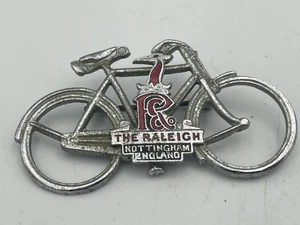 THE RALEIGH Vintage c1950s Metal & Red Enamel Badge Bicycle NOTTINGHAM ENGLAND - Bild 1 von 19