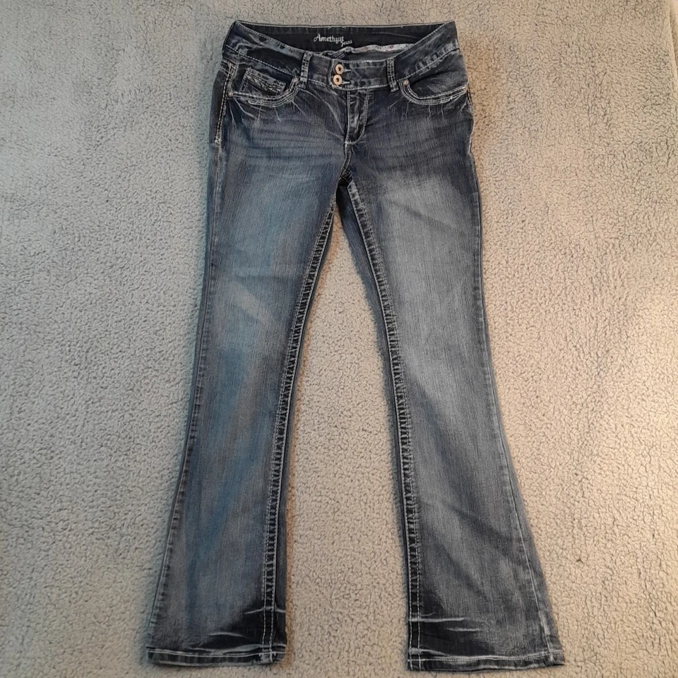 Pantalones de mezclilla para mujer Amathyst Capri talla 9 bordados desgastados Foto 1 de 4