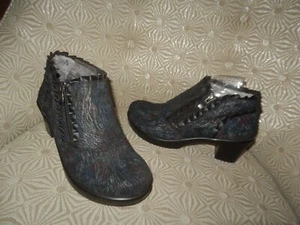 ALEGRIA Hannah Womens Raked Garden Zip 2.25" Heel Ankle Boot w/Ruffles-5-5.5/35 - Picture 1 of 15