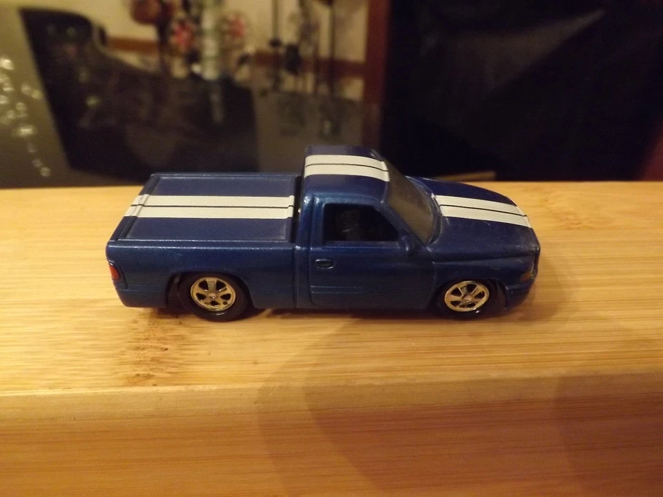 Johnny Lightning, 1999 Playing Mantis Truck, Blue, 1:72-Pre-owned - Image 1 of 1