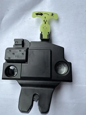 10-13 Suzuki Kizashi Maletero Cierre Tapa Bloqueo Liberación 8251057L10 2952 USADO PROBADO Foto 1 de 4