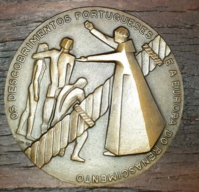 ART BRONZE MEDAL / XVII EUROPEAN EXHIBITION OF ART SCIENCE AND CULTURE - Image 1 of 2