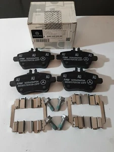 MERCEDES W117 CLA X156 GLA W176 A PASTIGLIE FRENO POSTERIORE OEM A0084202320 - Imagen 1 de 10